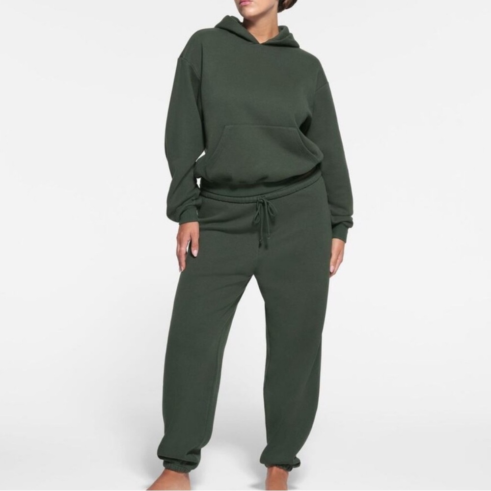 CLOSET CLEAN OUT!!! Skims Dark Forest Green Hoodie and Sweatpants Set